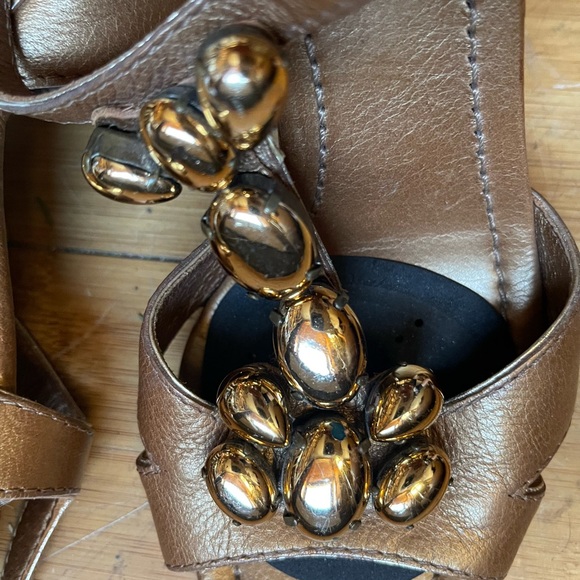 Miu Miu Gold T-Strap Sandals with Gold Beaded Embellishments - Picture 4 of 8